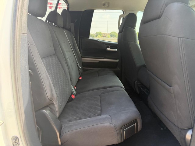 Toyota Tundra 4WD Truck Vehicle Full-screen Gallery Image 13