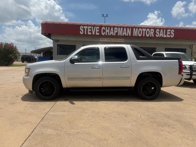 Chevrolet Avalanche Vehicle Full-screen Gallery Image 02