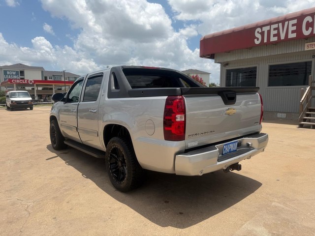 Chevrolet Avalanche Vehicle Full-screen Gallery Image 03