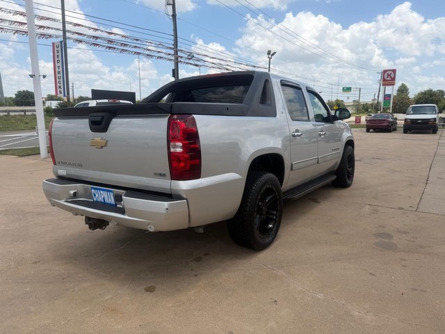 Chevrolet Avalanche Vehicle Full-screen Gallery Image 05