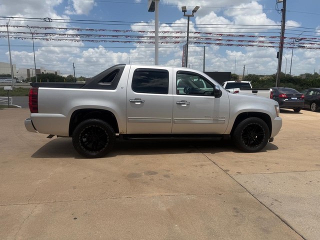 Chevrolet Avalanche Vehicle Full-screen Gallery Image 06