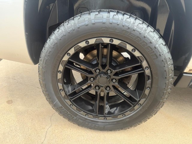 Chevrolet Avalanche Vehicle Full-screen Gallery Image 14