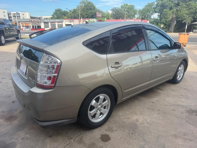 Toyota Prius Vehicle Full-screen Gallery Image 05