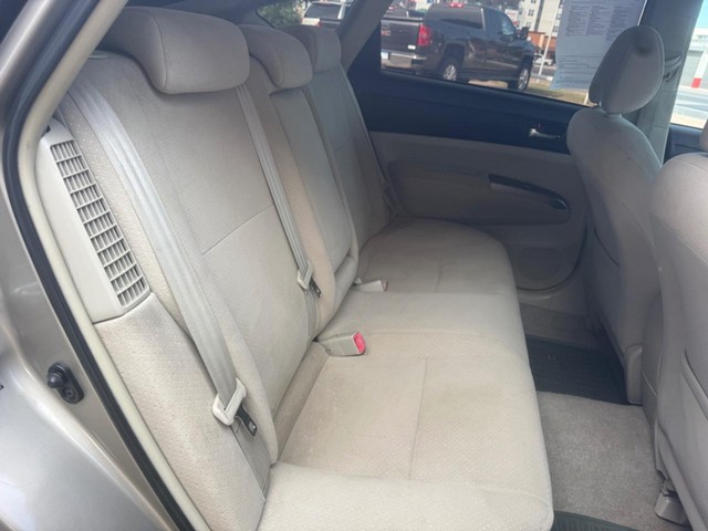 Toyota Prius Vehicle Full-screen Gallery Image 13