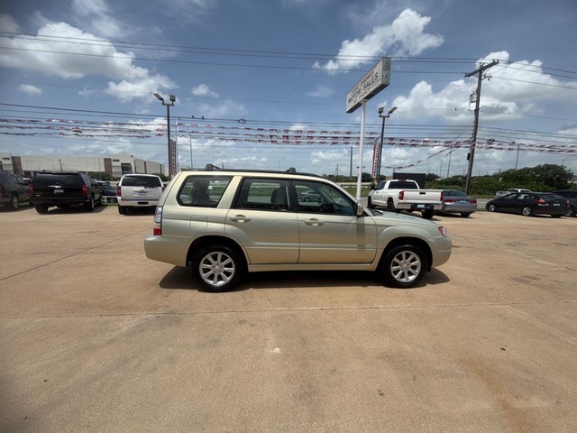 Subaru Forester Vehicle Full-screen Gallery Image 06