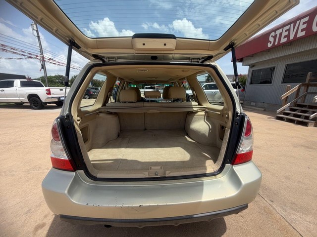 Subaru Forester Vehicle Full-screen Gallery Image 12