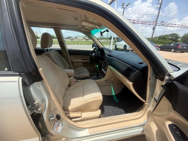 Subaru Forester Vehicle Full-screen Gallery Image 14