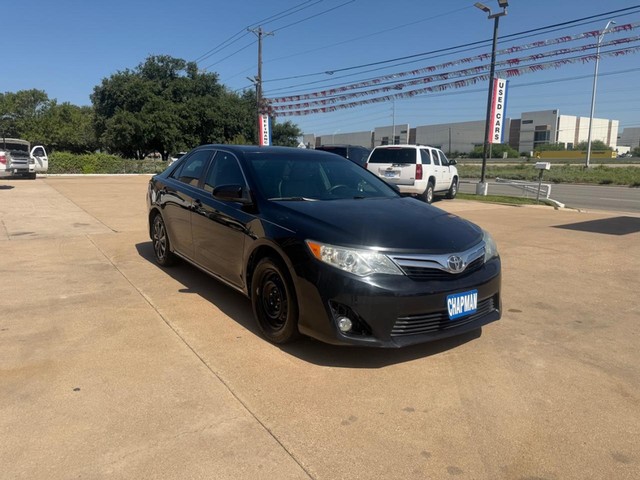 Toyota Camry Vehicle Full-screen Gallery Image 07