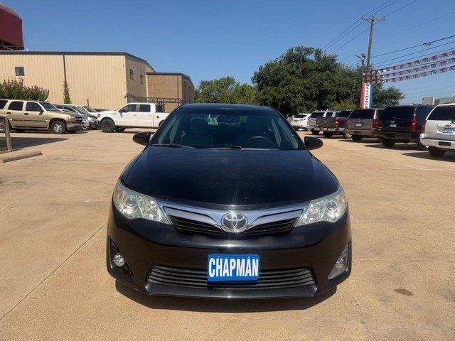 Toyota Camry Vehicle Full-screen Gallery Image 08