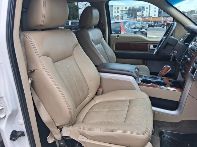 Ford F-150 Vehicle Full-screen Gallery Image 12