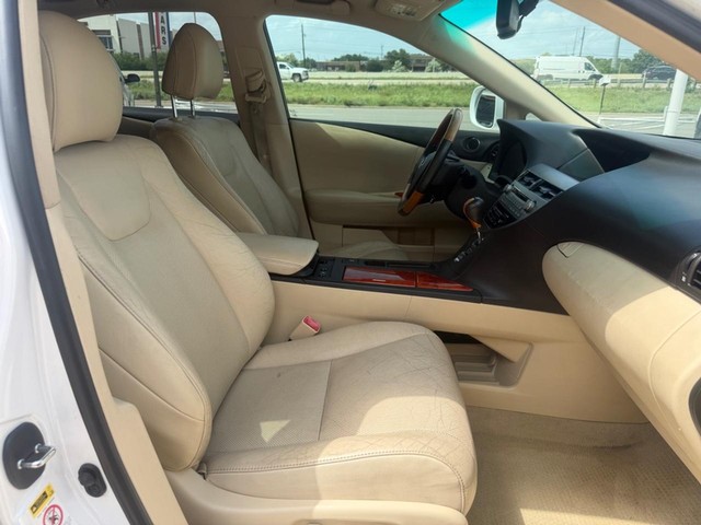 Lexus RX 350 Vehicle Full-screen Gallery Image 14