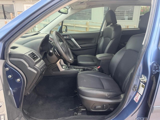 Subaru Forester Vehicle Full-screen Gallery Image 09