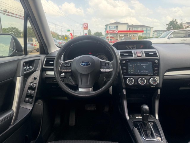 Subaru Forester Vehicle Full-screen Gallery Image 10
