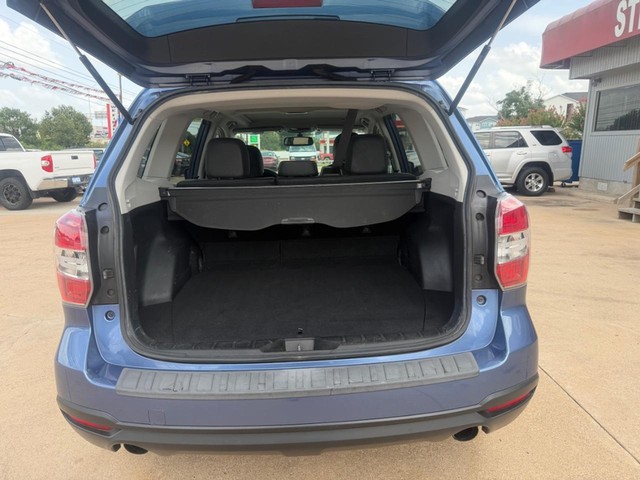 Subaru Forester Vehicle Full-screen Gallery Image 12