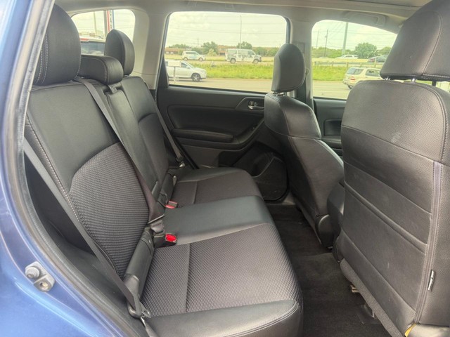 Subaru Forester Vehicle Full-screen Gallery Image 13