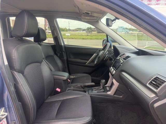 Subaru Forester Vehicle Full-screen Gallery Image 14