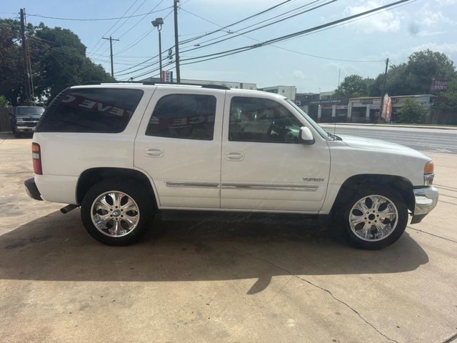 GMC Yukon Vehicle Full-screen Gallery Image 04