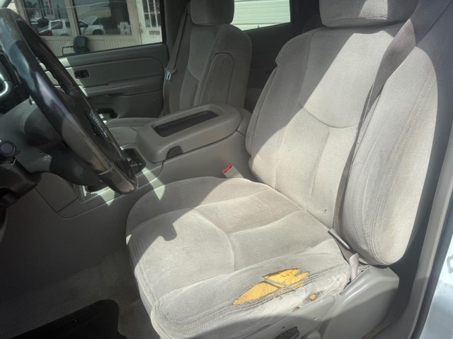 GMC Yukon Vehicle Full-screen Gallery Image 07