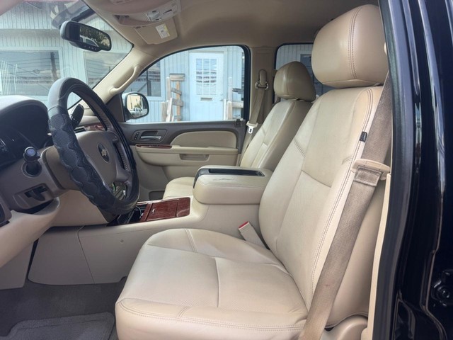 Chevrolet Tahoe Vehicle Full-screen Gallery Image 09