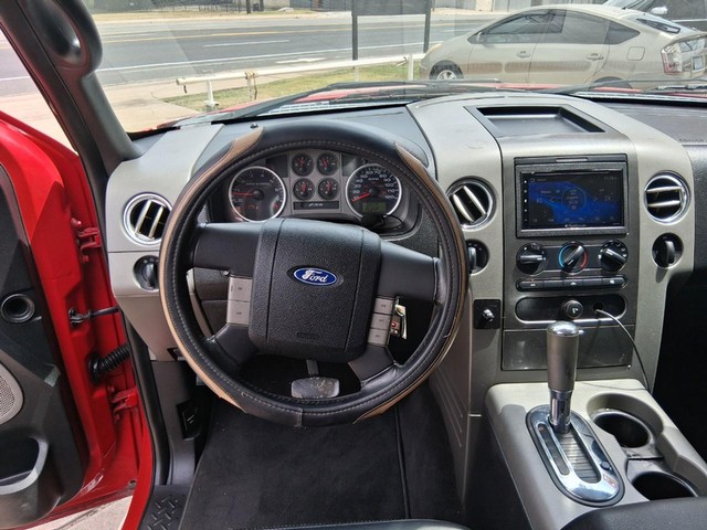 Ford F-150 Vehicle Full-screen Gallery Image 09