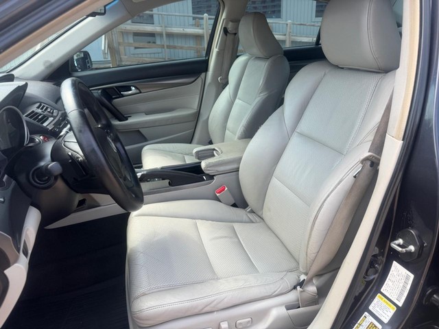 Acura TL Vehicle Full-screen Gallery Image 09