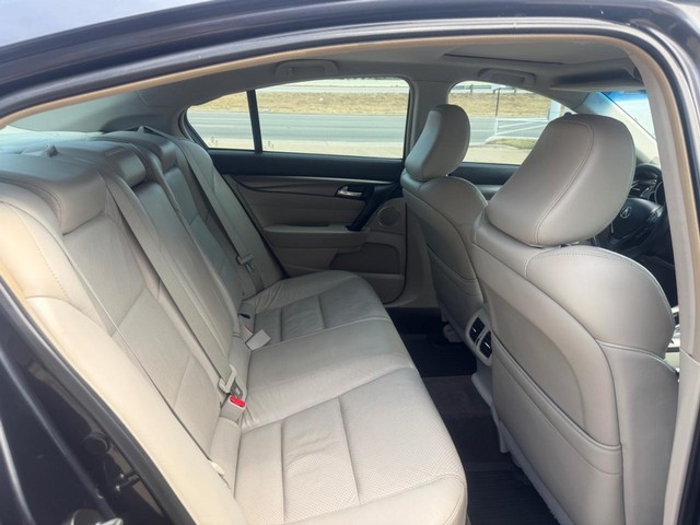 Acura TL Vehicle Full-screen Gallery Image 13