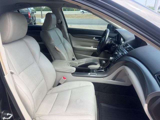 Acura TL Vehicle Full-screen Gallery Image 14