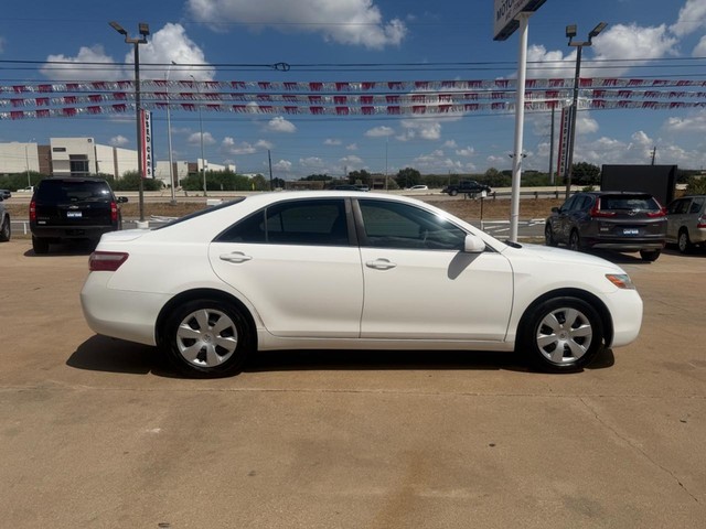 Toyota Camry Vehicle Full-screen Gallery Image 07