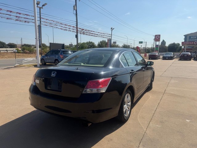 Honda Accord Sedan Vehicle Full-screen Gallery Image 05