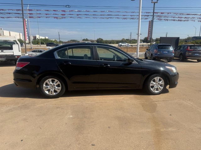 Honda Accord Sedan Vehicle Full-screen Gallery Image 06