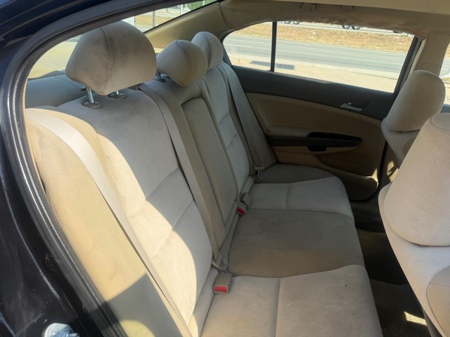 Honda Accord Sedan Vehicle Full-screen Gallery Image 13