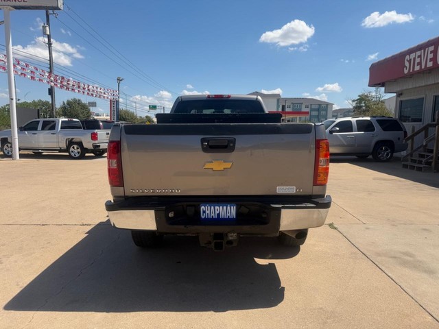 Chevrolet Silverado 2500HD Vehicle Full-screen Gallery Image 04