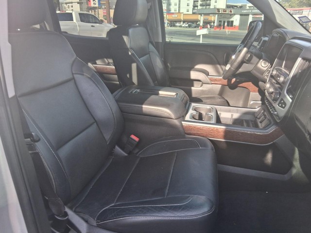 GMC Sierra 1500 Vehicle Full-screen Gallery Image 12
