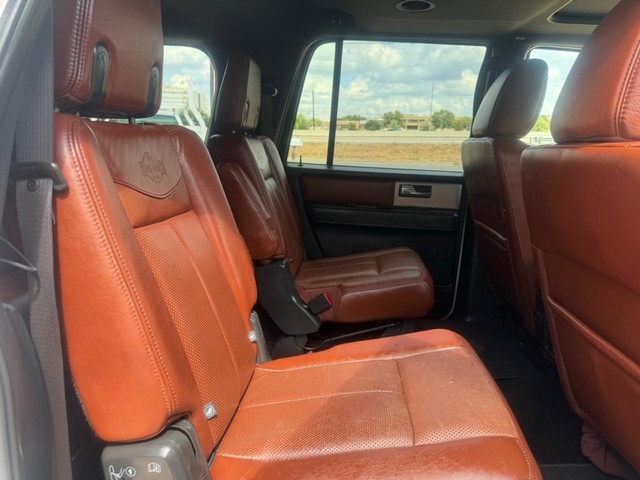 Ford Expedition EL Vehicle Full-screen Gallery Image 14