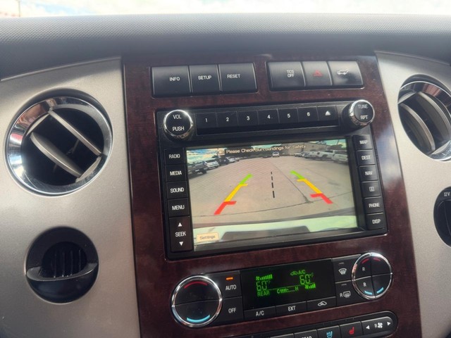 Ford Expedition EL Vehicle Full-screen Gallery Image 18