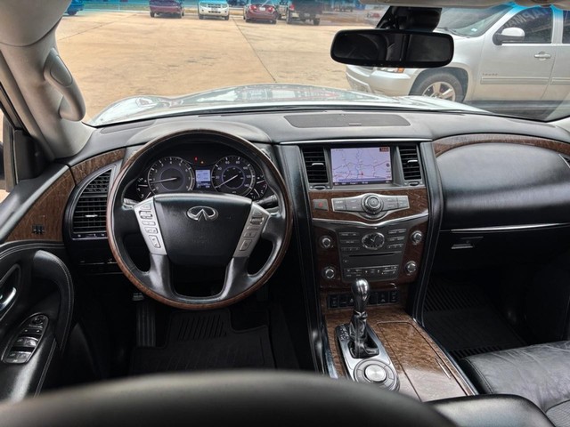 INFINITI QX80 Vehicle Full-screen Gallery Image 08