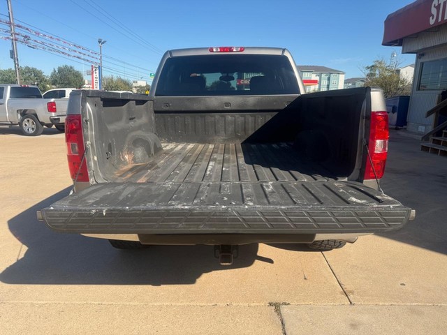 Chevrolet Silverado 1500 Vehicle Full-screen Gallery Image 12