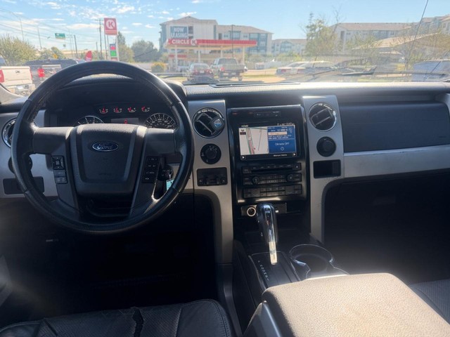 Ford F-150 Vehicle Full-screen Gallery Image 10