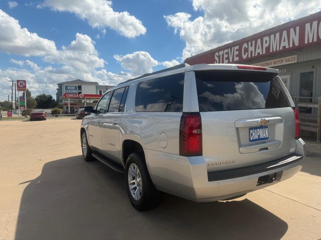 Chevrolet Suburban Vehicle Full-screen Gallery Image 03