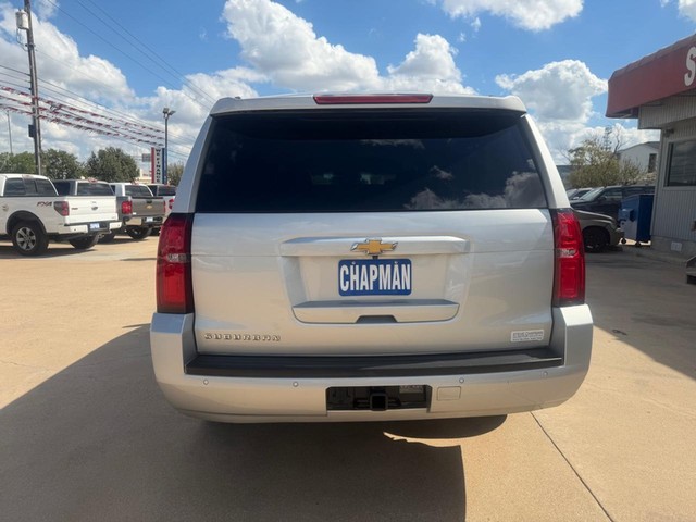 Chevrolet Suburban Vehicle Full-screen Gallery Image 04