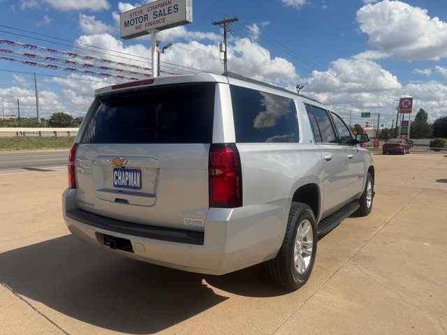 Chevrolet Suburban Vehicle Full-screen Gallery Image 05