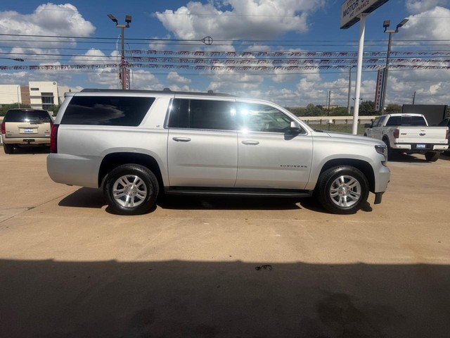 Chevrolet Suburban Vehicle Full-screen Gallery Image 06