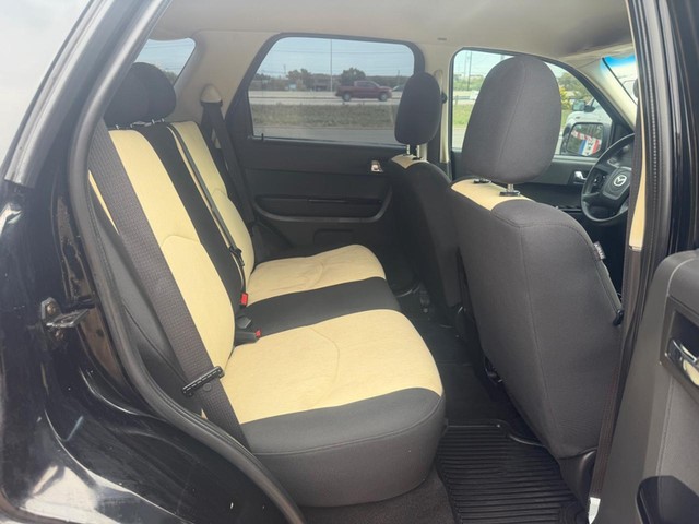 Mazda Tribute Vehicle Full-screen Gallery Image 12