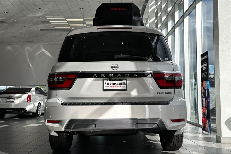 Nissan Armada Vehicle Full-screen Gallery Image 05