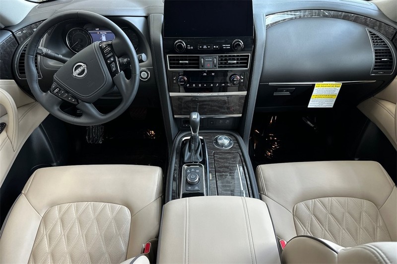 Nissan Armada Vehicle Full-screen Gallery Image 10