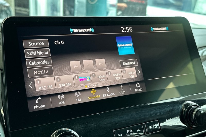 Nissan Armada Vehicle Full-screen Gallery Image 14