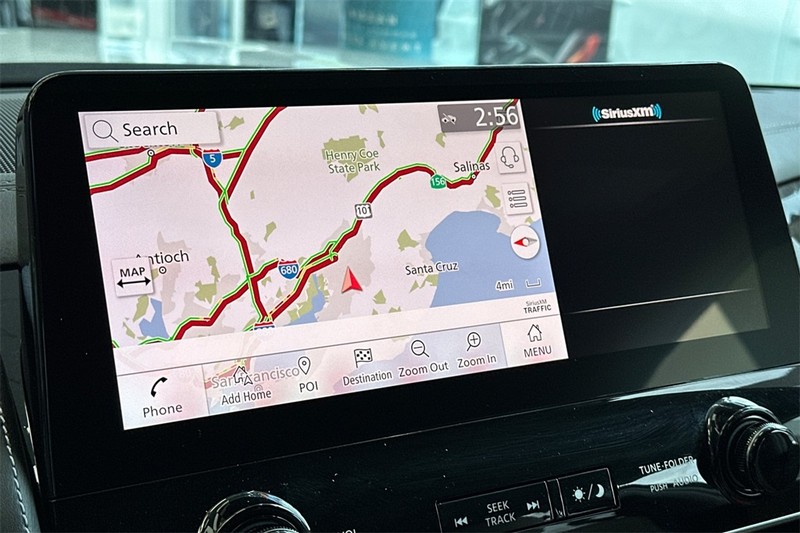 Nissan Armada Vehicle Full-screen Gallery Image 15