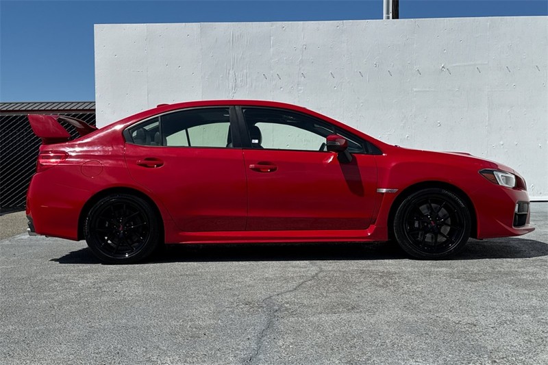 Subaru WRX STI Vehicle Full-screen Gallery Image 03