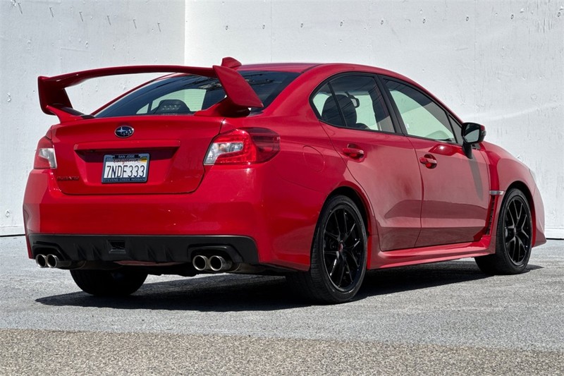 Subaru WRX STI Vehicle Full-screen Gallery Image 04