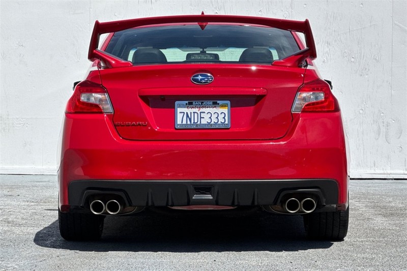 Subaru WRX STI Vehicle Full-screen Gallery Image 05